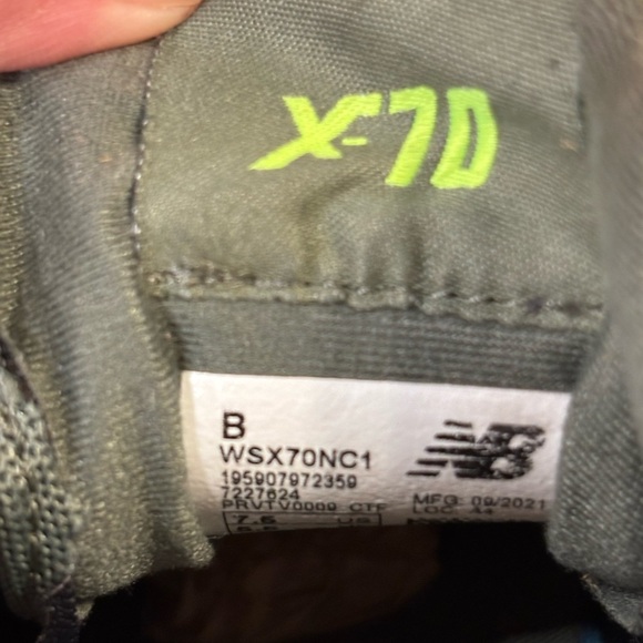New Balance Women's Fresh Foam X70 V1 Sneaker size 7.5 - Picture 6 of 7